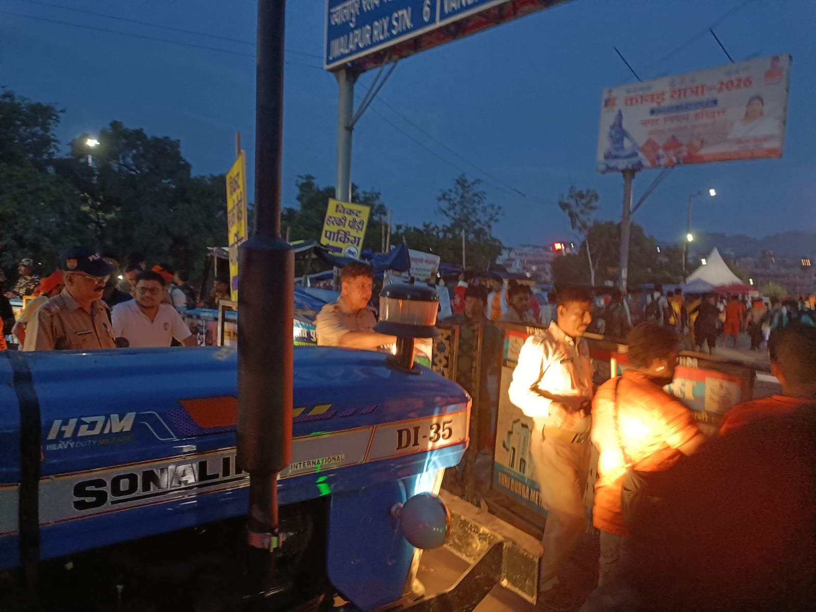 1786298734 313 हरिद्वार में डाक कावड़ की लगातार बढ़ती हुई भीड़
