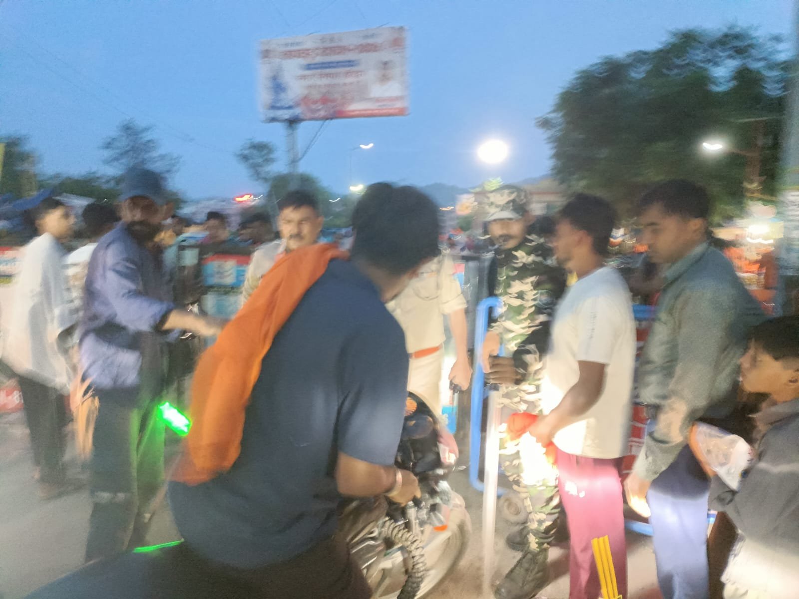1786298734 384 हरिद्वार में डाक कावड़ की लगातार बढ़ती हुई भीड़