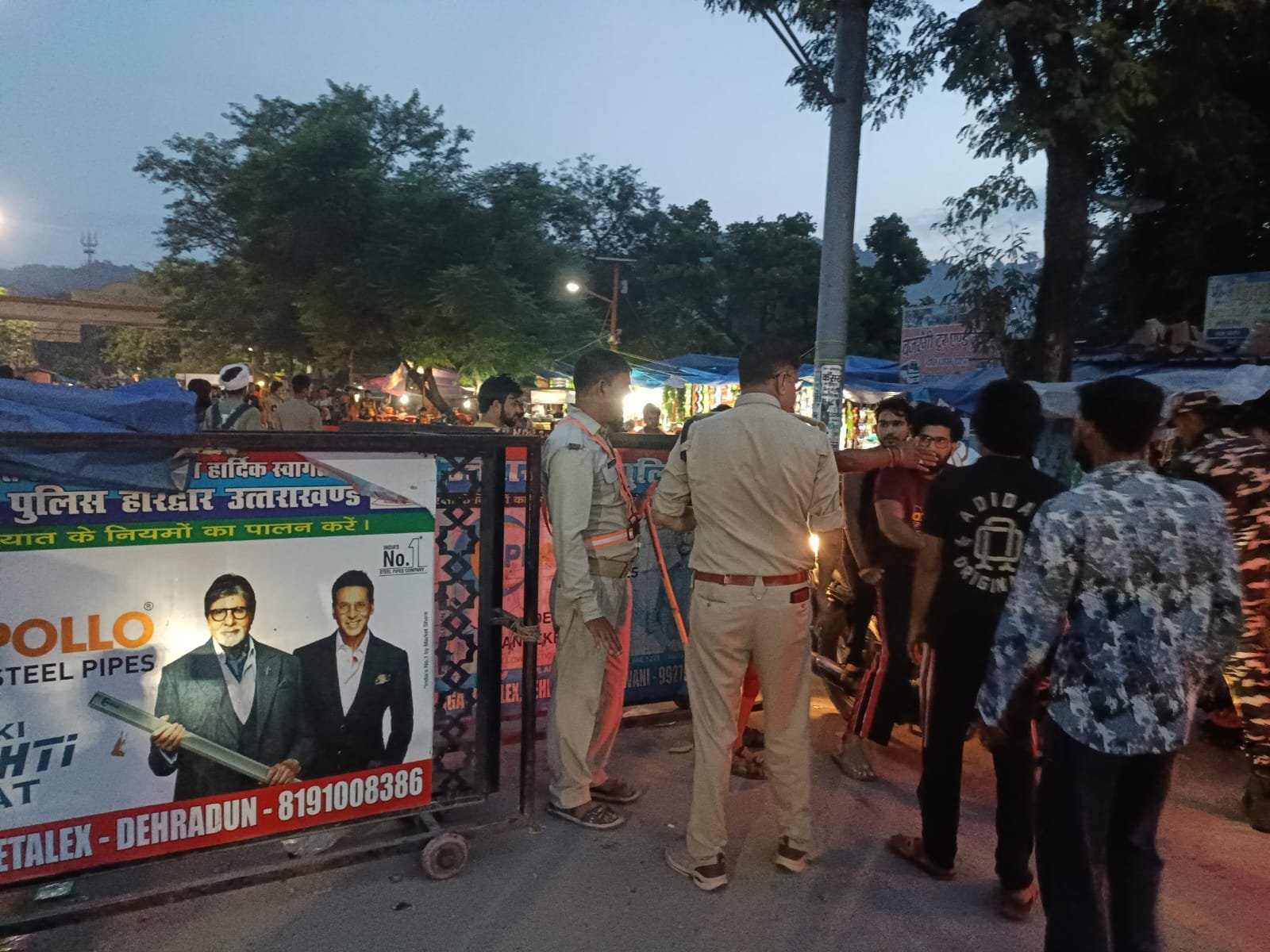 1786298735 164 हरिद्वार में डाक कावड़ की लगातार बढ़ती हुई भीड़