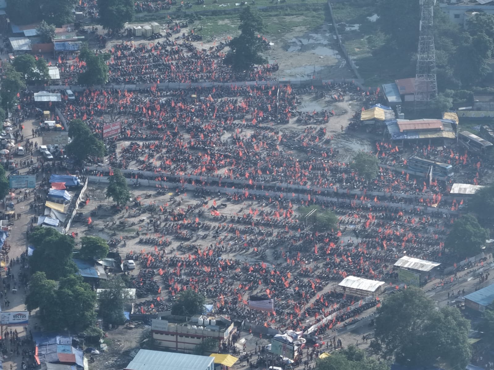 1786298736 644 हरिद्वार में डाक कावड़ की लगातार बढ़ती हुई भीड़