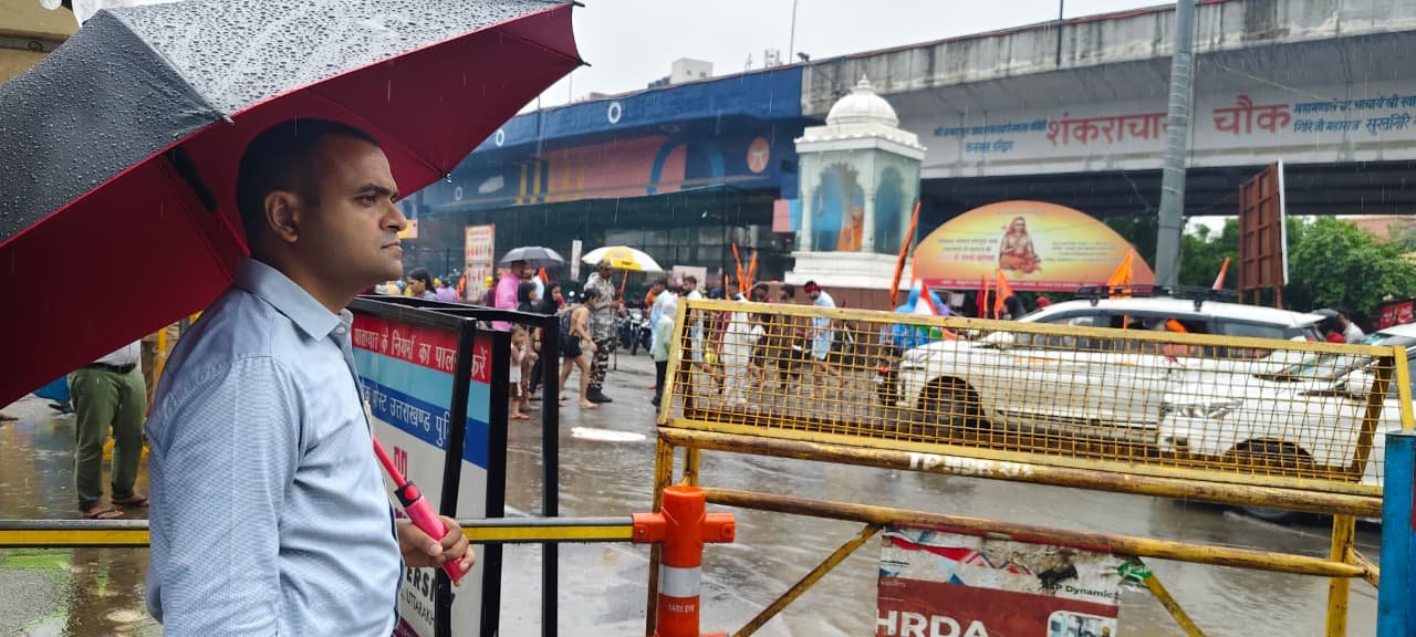 1786353370 340 भारी वर्षा के बीच डाक कांवड़ियों के लिए सुरक्षा व