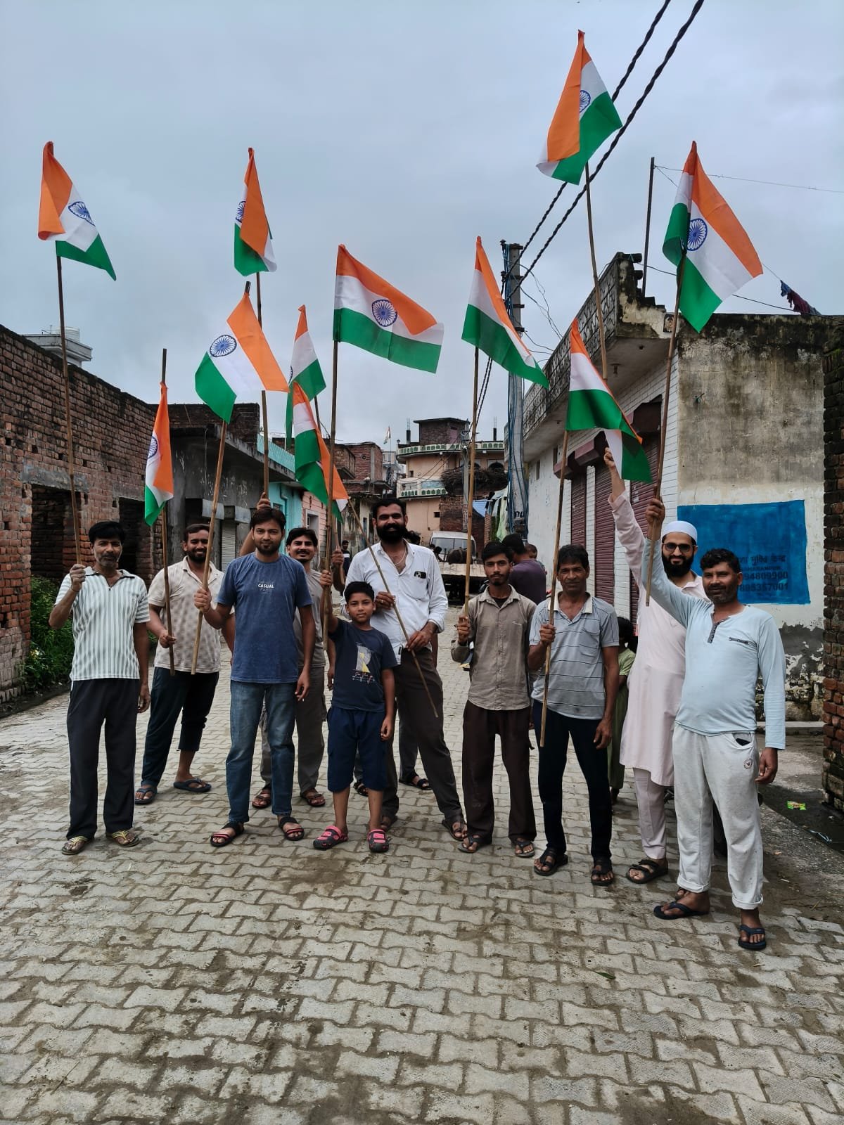 हर घर तिरंगा कार्यक्रम के अंतर्गत विभिन्न स्कूलों में आयोजित की गई तिरंगा पेंटिंग प्रतियोगिता 5 1786363507 633 हर घर तिरंगा कार्यक्रम के अंतर्गत विभिन्न स्कूलों में आयोजित