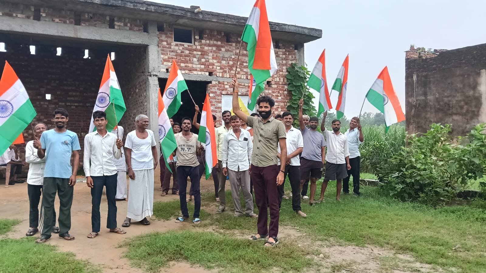 1786363507 939 हर घर तिरंगा कार्यक्रम के अंतर्गत विभिन्न स्कूलों में आयोजित