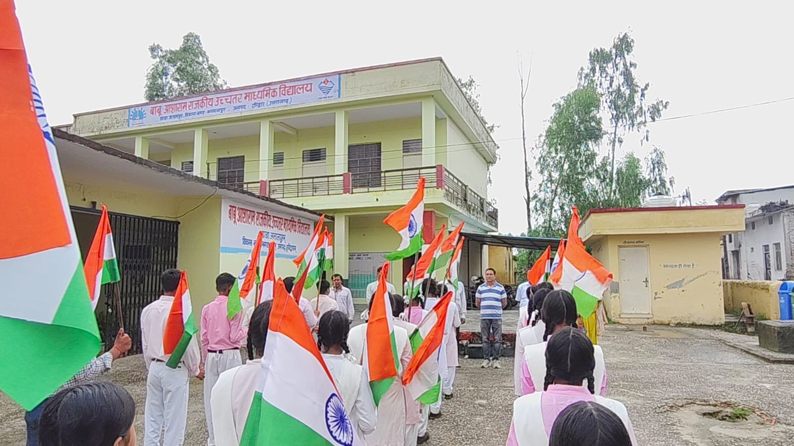 1786363509 276 हर घर तिरंगा कार्यक्रम के अंतर्गत विभिन्न स्कूलों में आयोजित