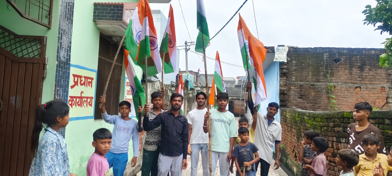 1786363511 370 हर घर तिरंगा कार्यक्रम के अंतर्गत विभिन्न स्कूलों में आयोजित
