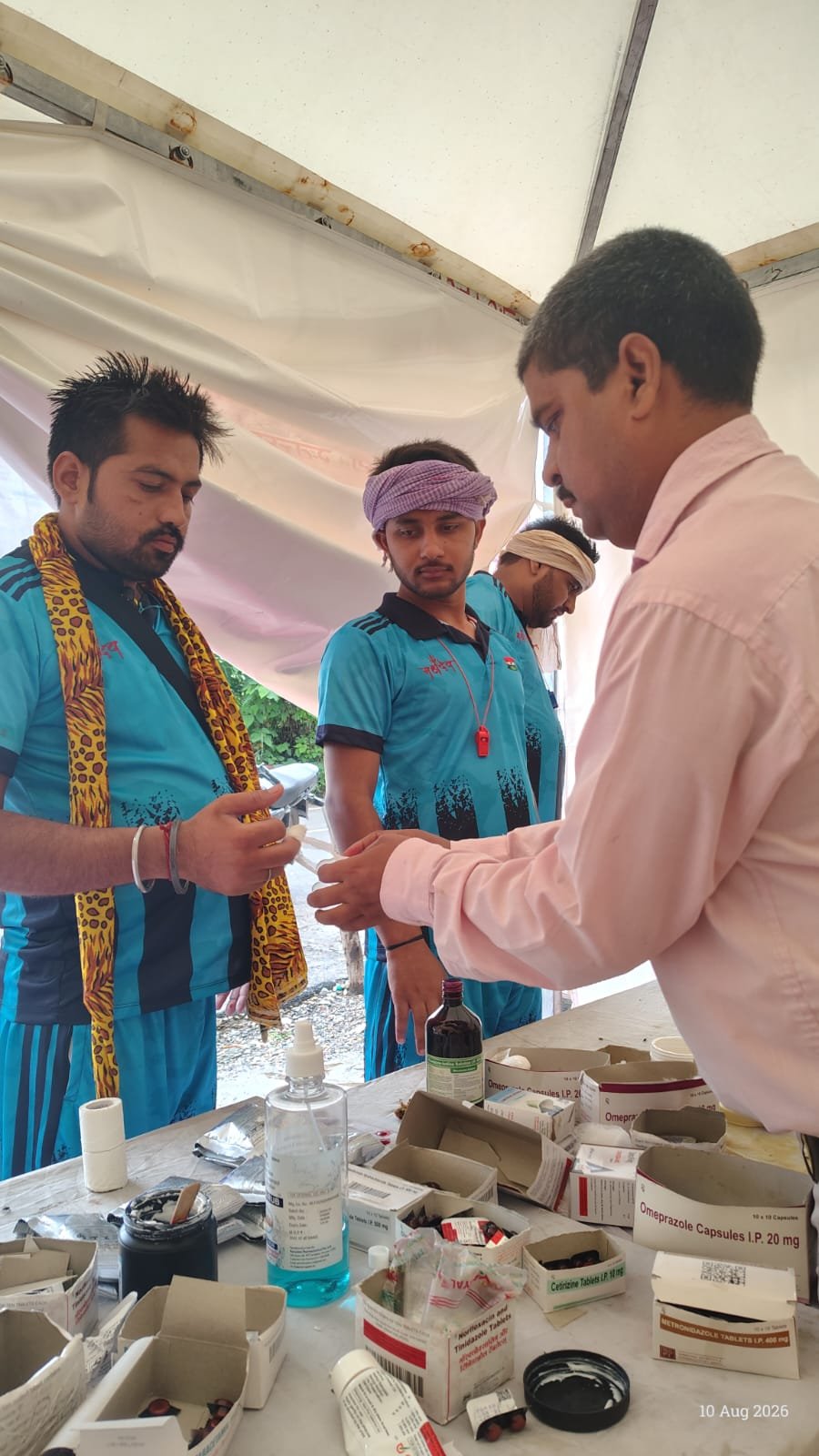 1786368923_188_कांवड़-यात्रा-पर-आने-वाले-शिवभक्तों-का-स्वास्थ्य-खराब-होने.jpg
