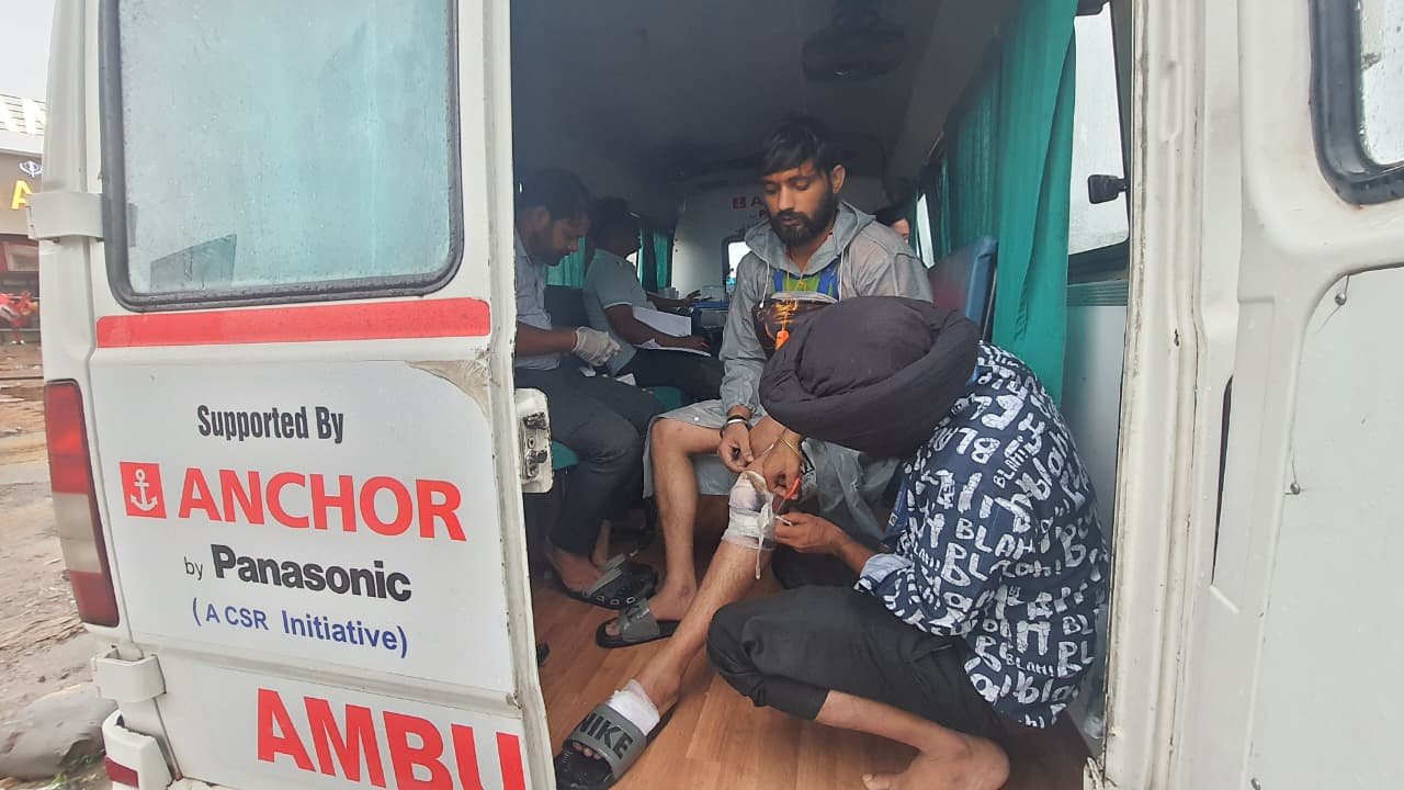 1786372623 703 रजत शहरी एवं ग्रामोत्थान संस्थान हरिद्वार द्वारा कांवड़ियों को दवाइयां