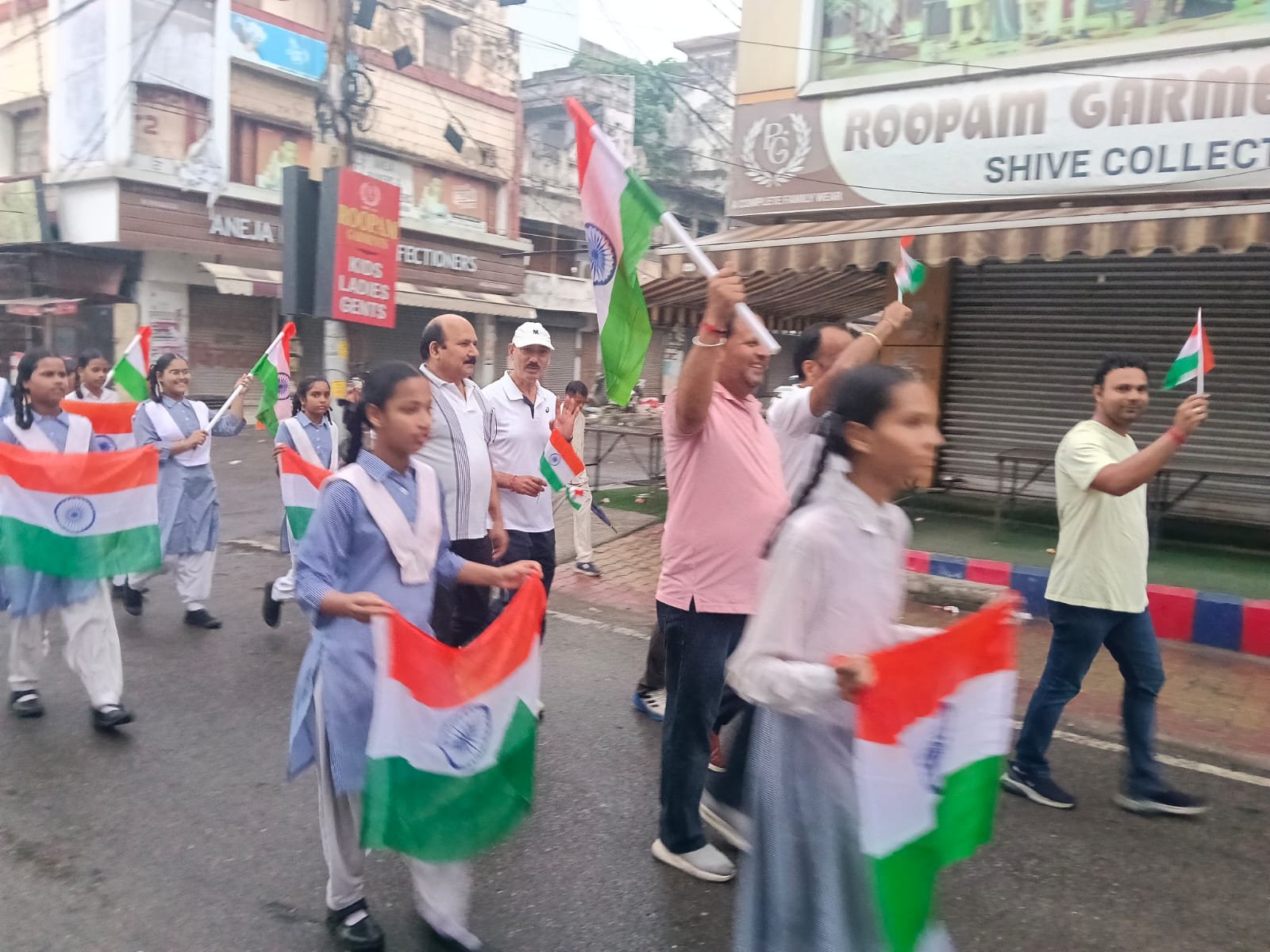 1786375327 380 जिला प्रशासन के तत्वाधान में हर घर तिरंगा हर घर