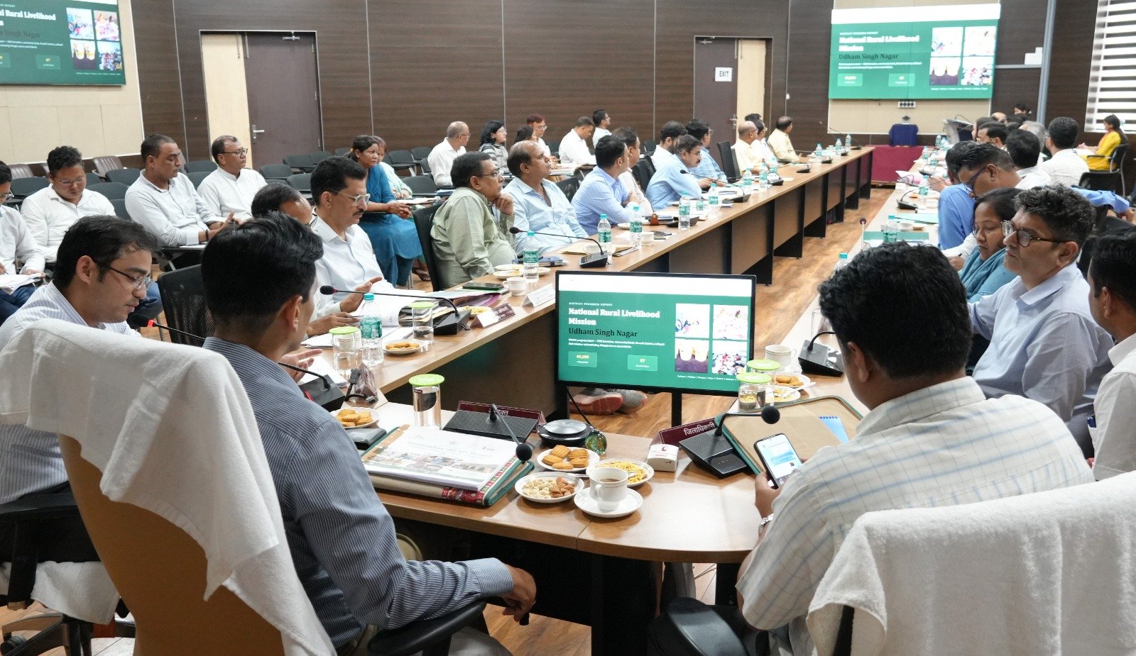 1786375417 90 मण्डलायुक्त जिला सभागार में ग्राम्मोत्थान रीप राष्ट्रीय ग्रामीण आजीविका मिशन