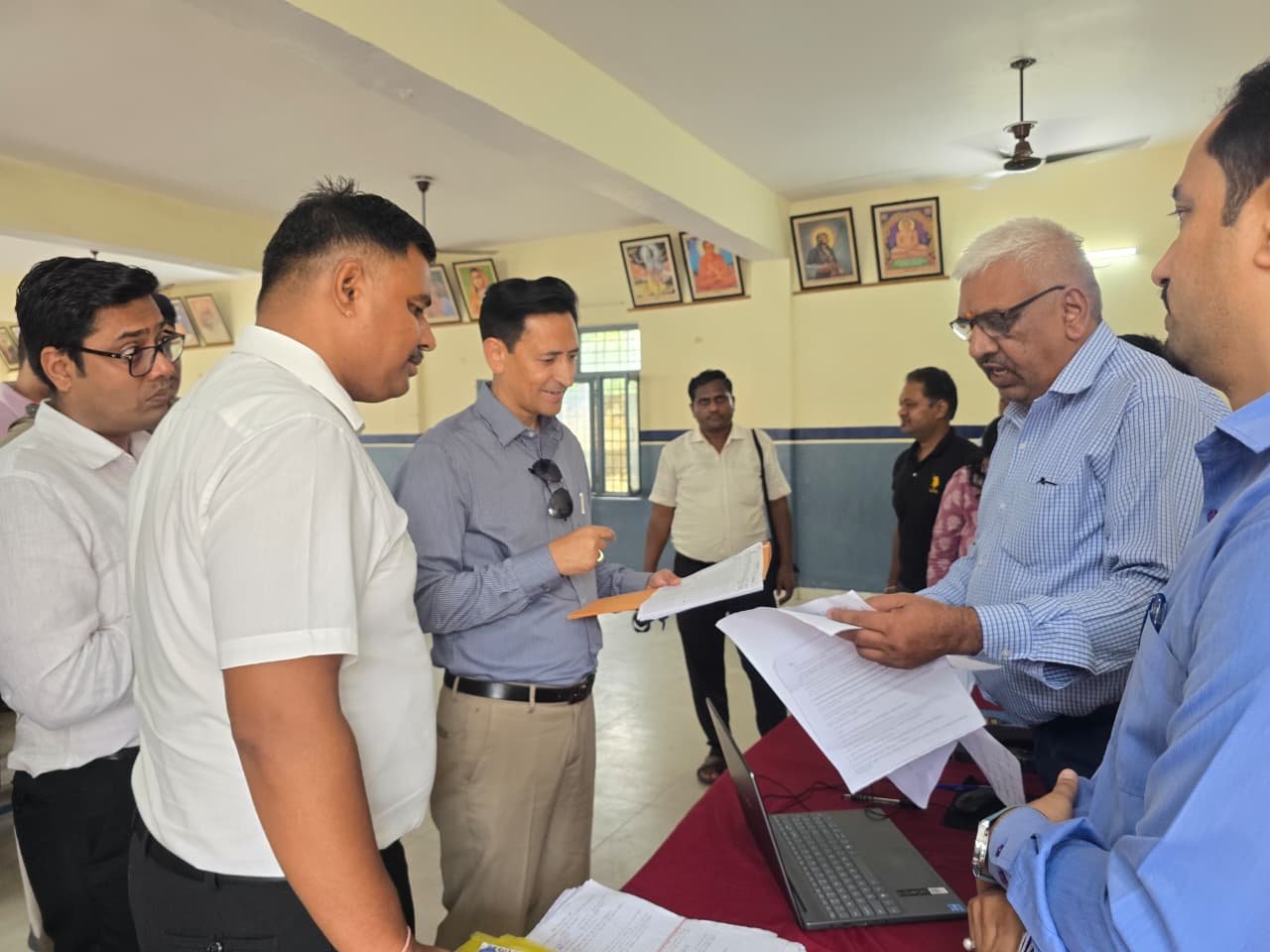 1786375573 104 आयुक्त दीपक रावत ने किया SIR कार्यों का स्थलीय निरीक्षण