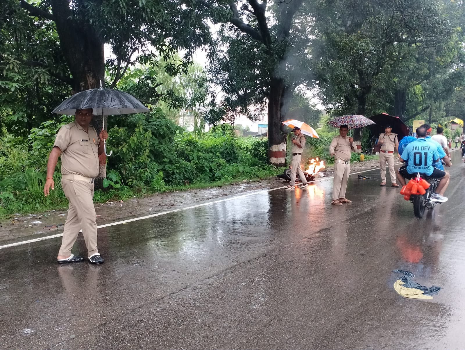 पुलिस की तत्परता से टला बड़ा हादसा 3 1786378906 428 पुलिस की तत्परता से टला बड़ा हादसा