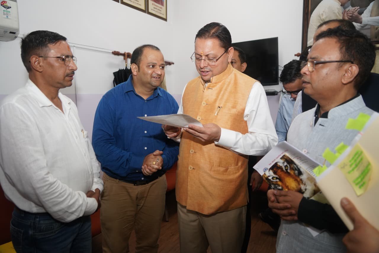 1786461085 227 मुख्यमंत्री से विभिन्न कर्मचारी संगठनों के प्रतिनिधिमंडलों ने की भेंट