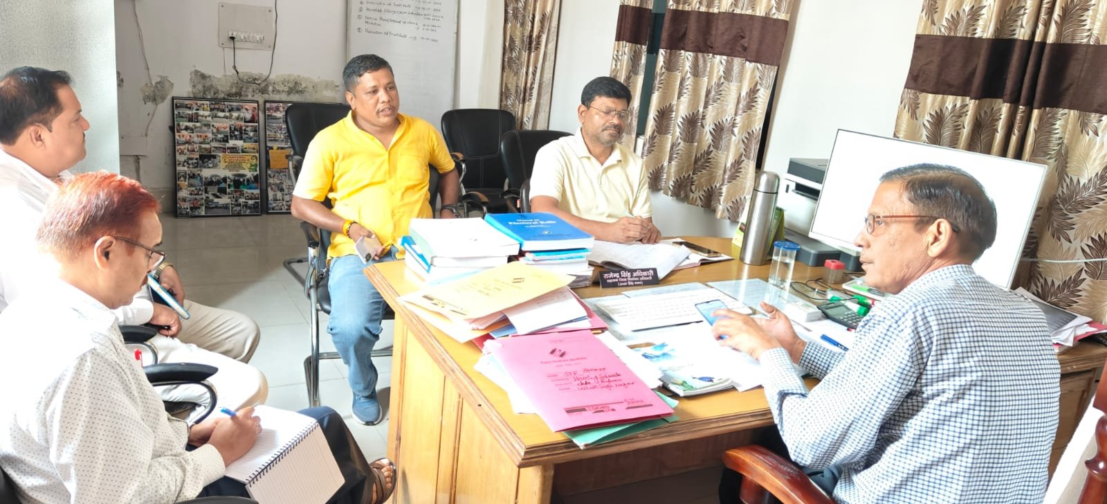 निर्वाचक नामावलियों का विशेष पुनरीक्षण 2026 की बैठक नोडल अधिकारी राजनैतिक दल/सहायक निर्वाचन अधिकारी की अध्यक्षता में हुई 5 1786462538 260 निर्वाचक नामावलियों का विशेष पुनरीक्षण 2026 की बैठक नोडल अधिकारी