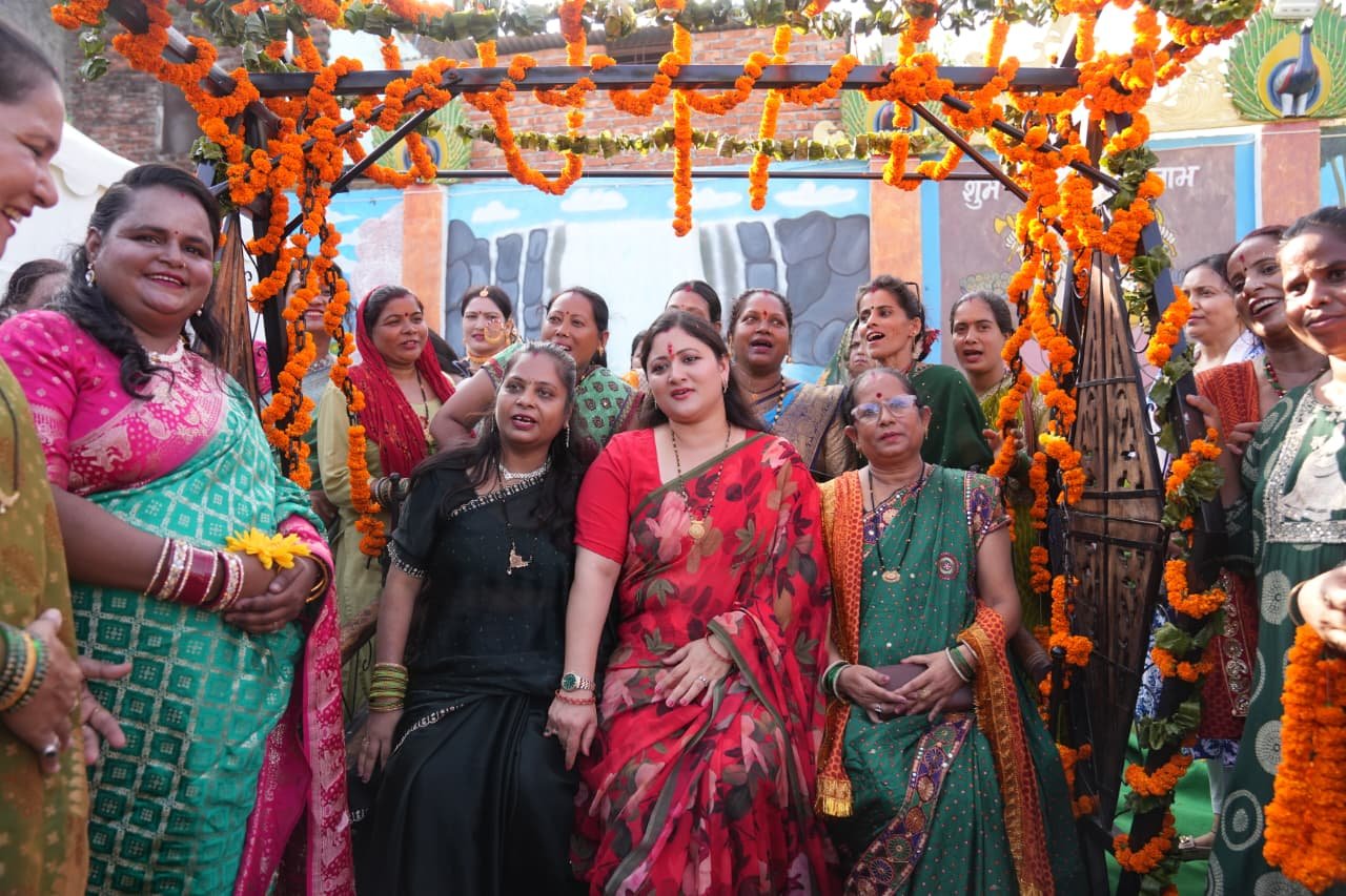 1786462692 344 महिलाएँ हमारी संस्कृति खेत और आजीविका की मुख्य धुरी श्रीमती