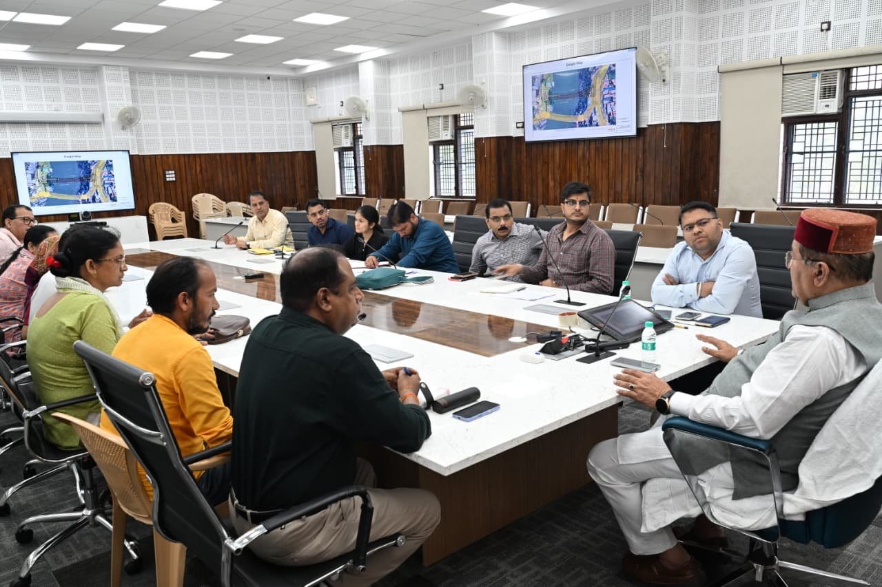 कैबिनेट मंत्री भरत सिंह चौधरी ने बेलनी में प्रस्तावित 85.68 मीटर लंबे नए मोटर सेतु के निर्माण को लेकर प्रभावितों एवं व्यापारियों के साथ की महत्वपूर्ण बैठक 3 1786464004 580 कैबिनेट मंत्री भरत सिंह चौधरी ने बेलनी में प्रस्तावित 8568