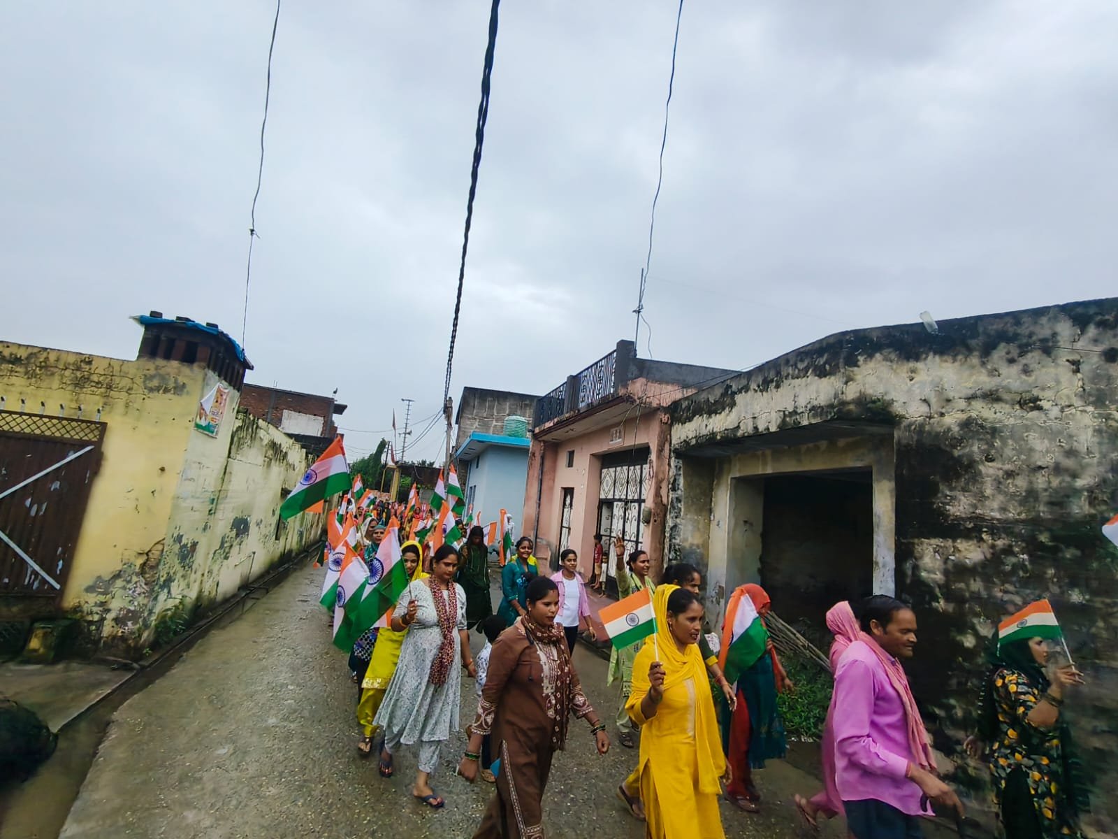 1786543895 810 हर घर तिरंगा कार्यक्रम के अंतर्गत विकास खंड रुड़की में