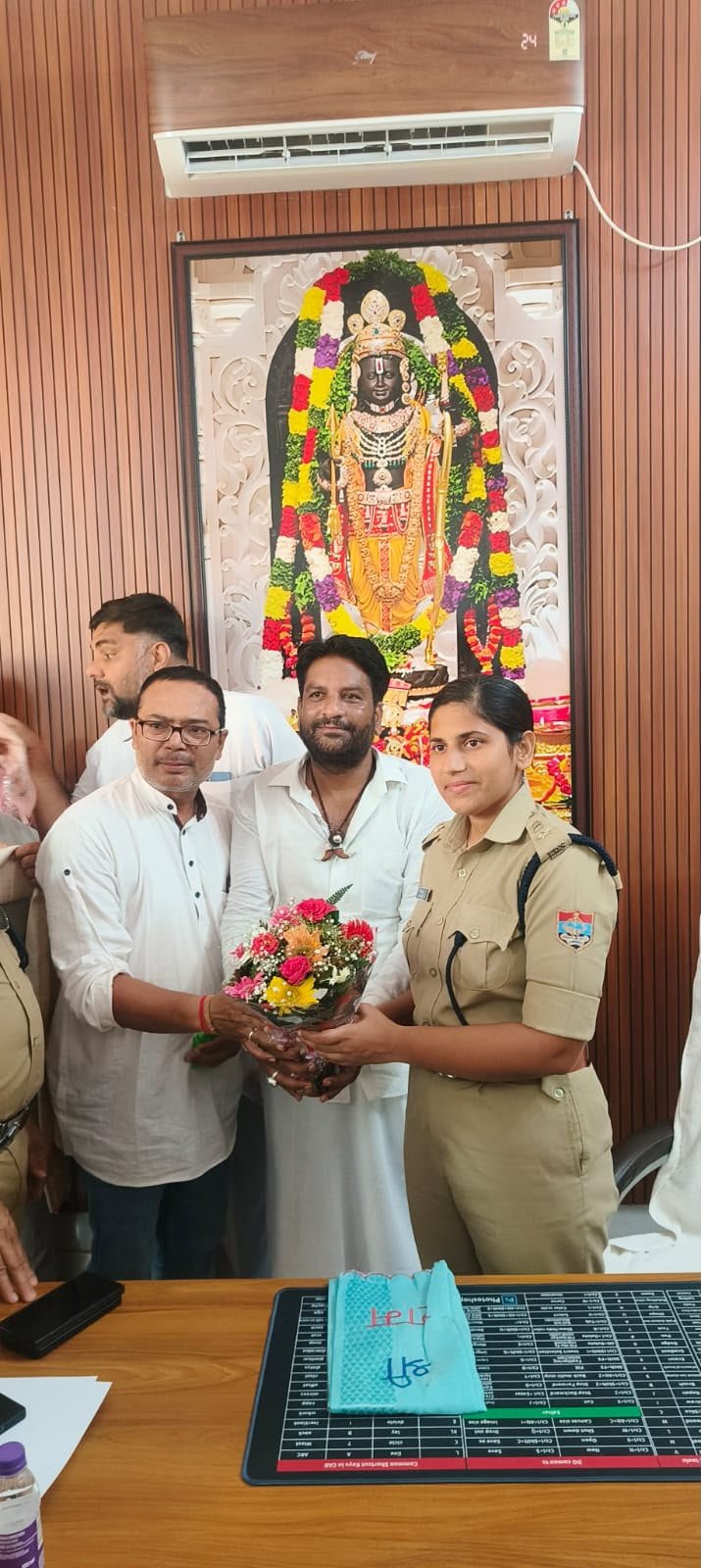 SSP हरिद्वार के निर्देश पर SP यातायात/अपराध द्वारा कांवड़ मेले में ड्यूटीरत SPO’s एवं कोतवाली कनखल के पुलिसकर्मियों को किया सम्मानित 6 1786549685 785 SSP हरिद्वार के निर्देश पर SP यातायातअपराध द्वारा कांवड़ मेले
