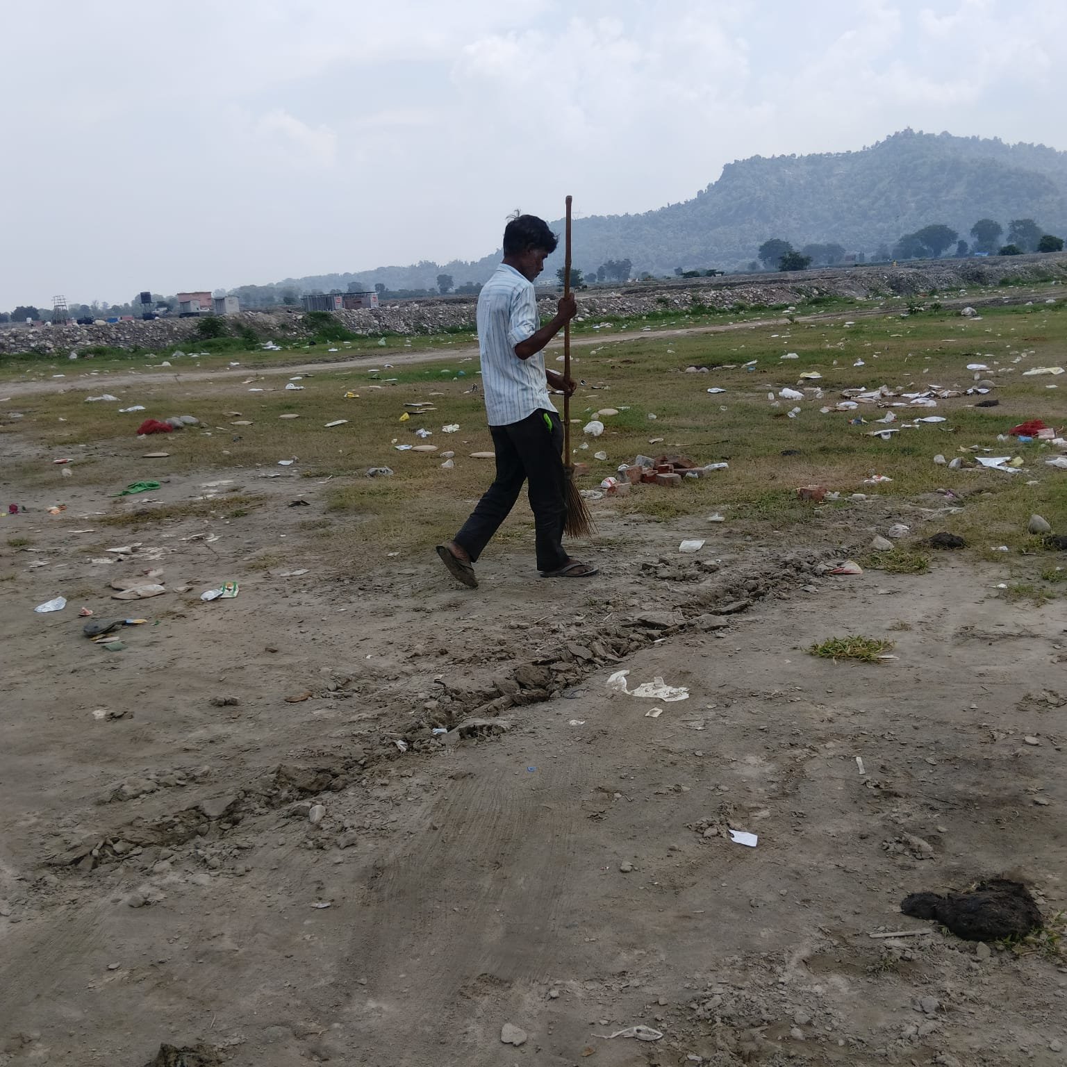 1786620679 401 कांवड़ मेले के सफलतापूर्वक संपन्न होने के उपरांत फैले कूड़े कचरे