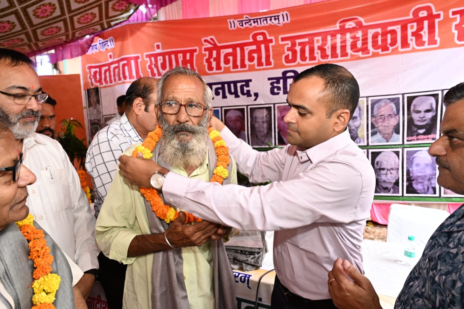 1786691831 671 भल्ला पार्क में शहीद दिवस कार्यक्रम आयोजित जिलाधिकारी मयूर दीक्षित