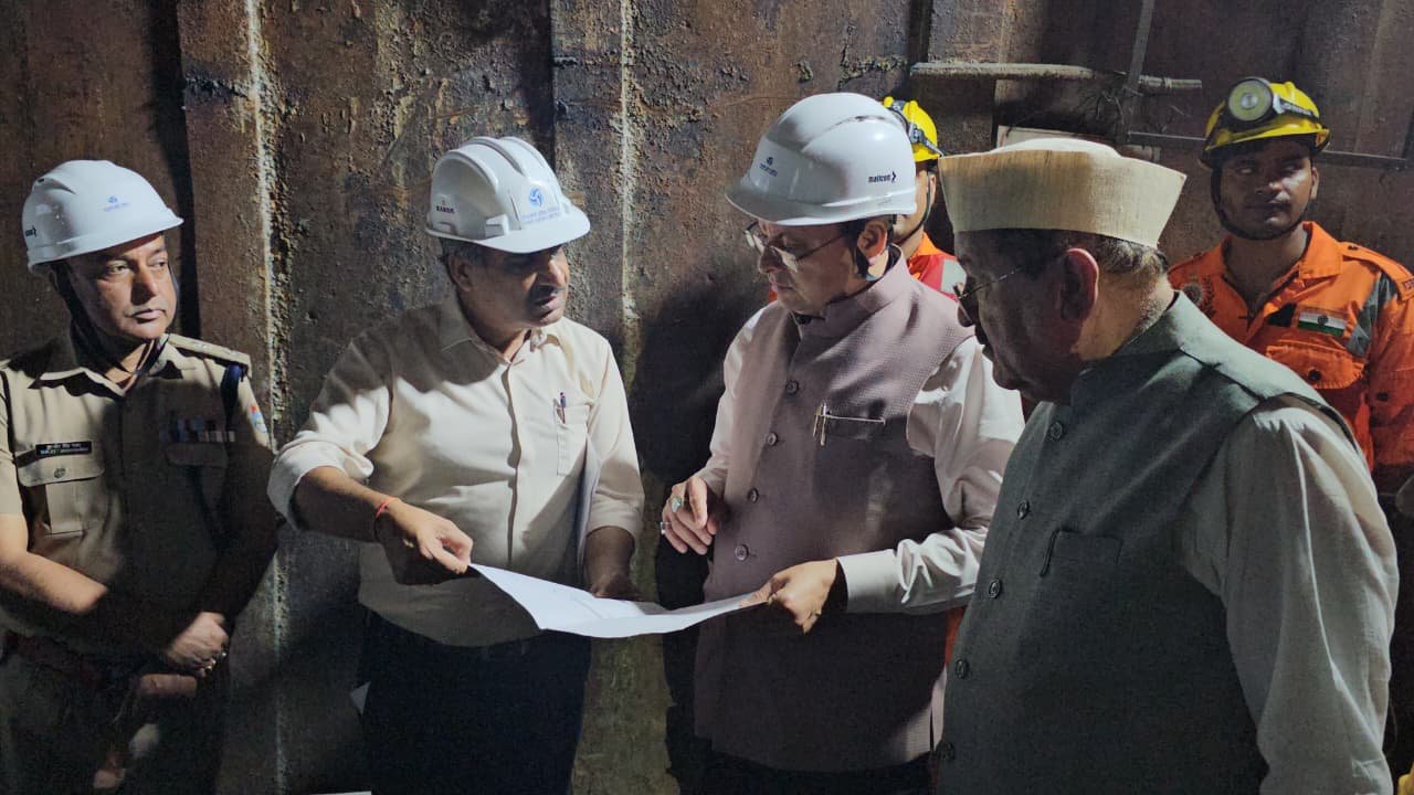 मुख्यमंत्री श्री पुष्कर सिंह धामी ने टीएचडीसी टनल हादसे का किया स्थलीय निरीक्षण, रेस्क्यू अभियान का लिया जायजा 3 1786717501 100 मुख्यमंत्री श्री पुष्कर सिंह धामी ने टीएचडीसी टनल हादसे का