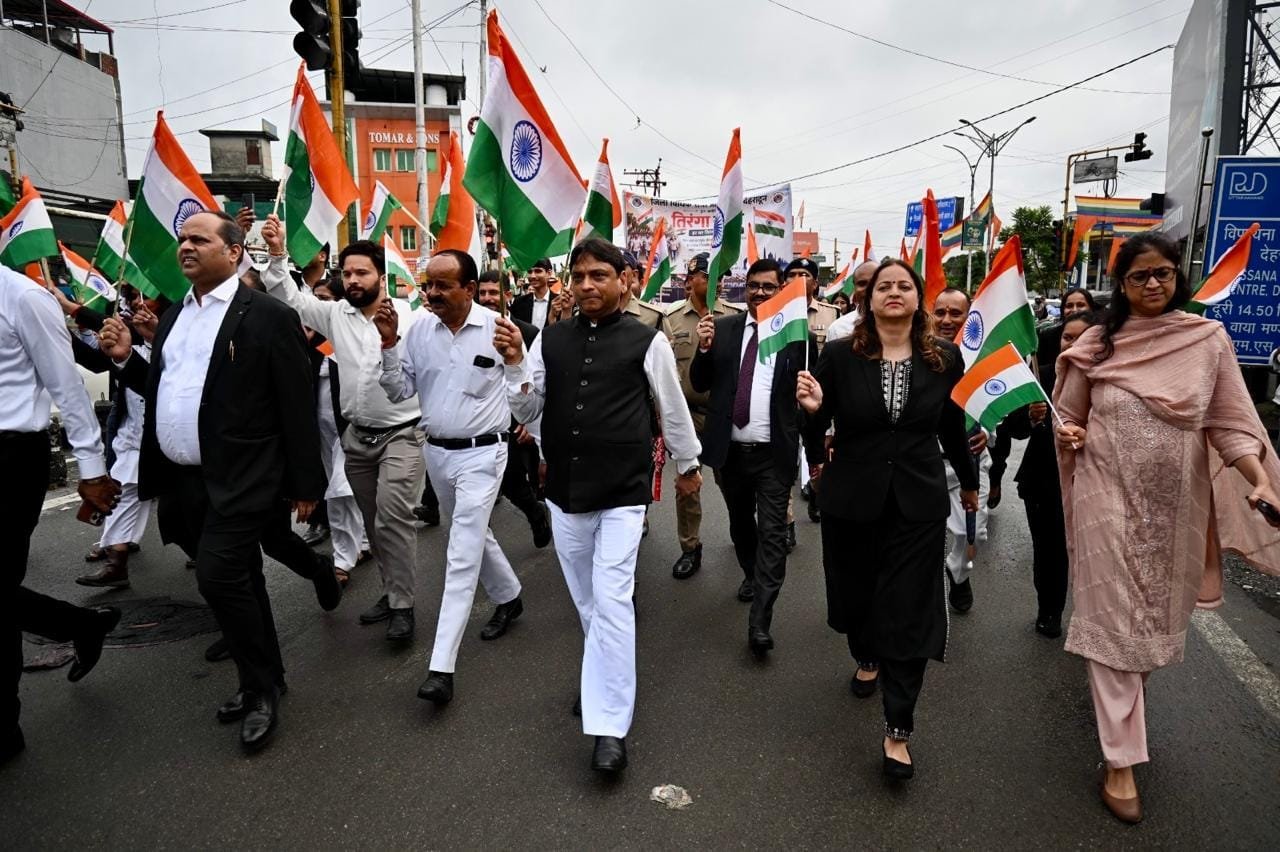 1786719909 267 स्वतंत्रता दिवस की पूर्व संध्या पर देहरादून में निकली भव्य