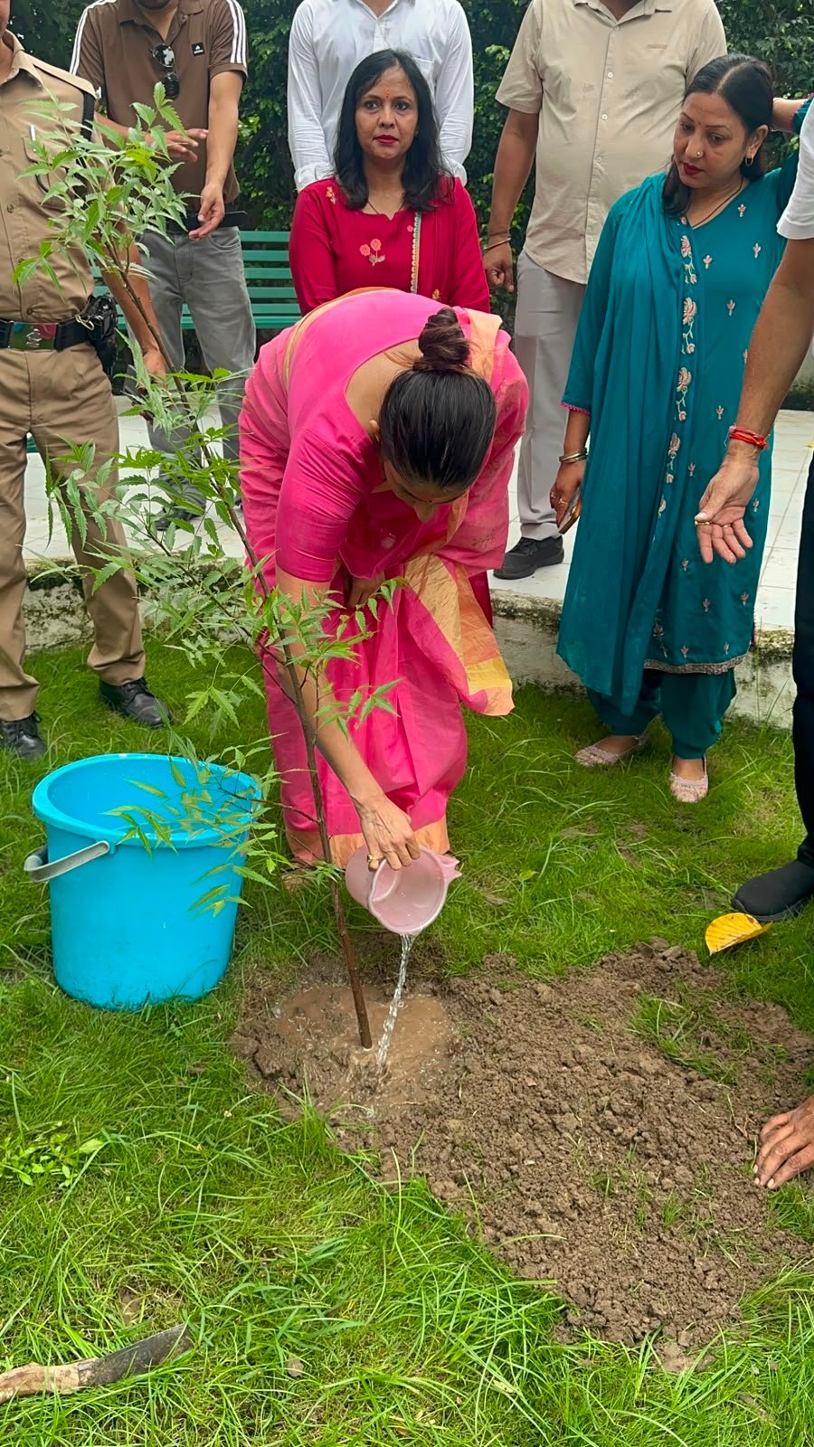 1786774554 775 कुंभ मेला कार्यालय में स्वतंत्रता दिवस हर्षोल्लास के साथ मनाया