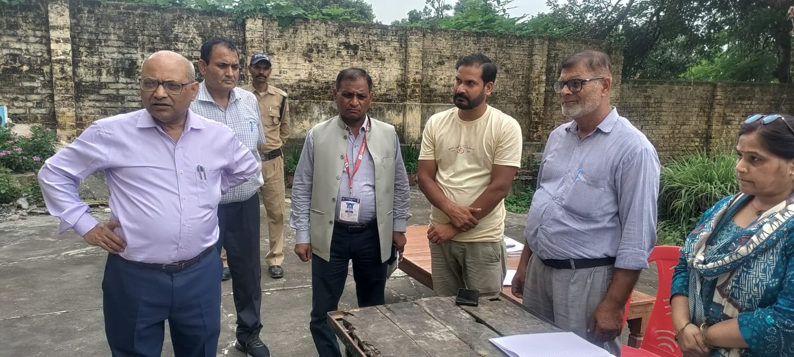 एसआईआर कार्य के तीसरे चरण में दावों एवं आपत्तियों की प्रक्रिया का आयुक्त गढ़वाल मण्डल ने लिया जायजा 5 1786793188 889 एसआईआर कार्य के तीसरे चरण में दावों एवं आपत्तियों की