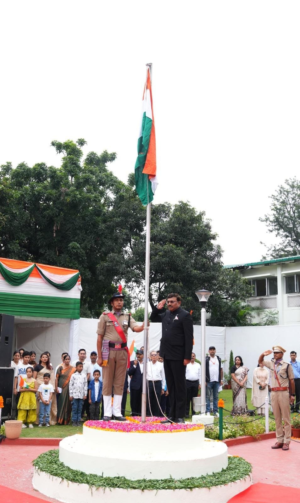 स्वतंत्रता दिवस पर मुख्य सचिव ने सुशासन, विकसित उत्तराखण्ड और हिमालय संरक्षण का लिया संकल्प 5 1786804750 381 स्वतंत्रता दिवस पर मुख्य सचिव ने सुशासन विकसित उत्तराखण्ड और