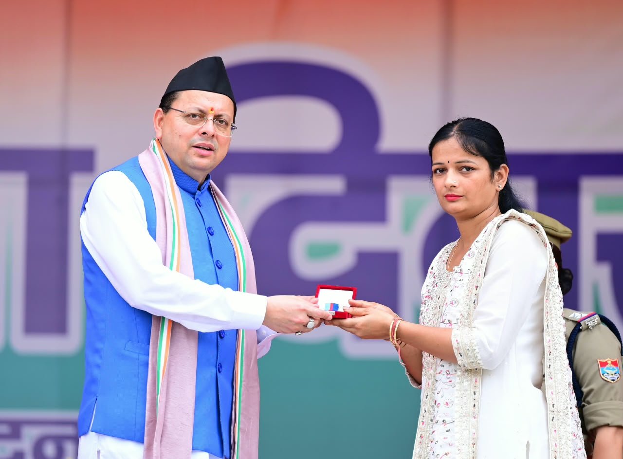 1786804948 36 स्वतंत्रता दिवस पर मुख्यमंत्री श्री पुष्कर सिंह धामी ने परेड