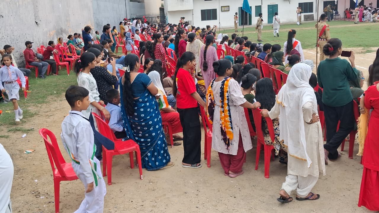 तरूण हिमालय इंटर कॉलेज में 80वाँ स्वतंत्रता दिवस समारोह धूमधाम से संपन्न 5 1786806394 309 तरूण हिमालय इंटर कॉलेज में 80वाँ स्वतंत्रता दिवस समारोह धूमधाम