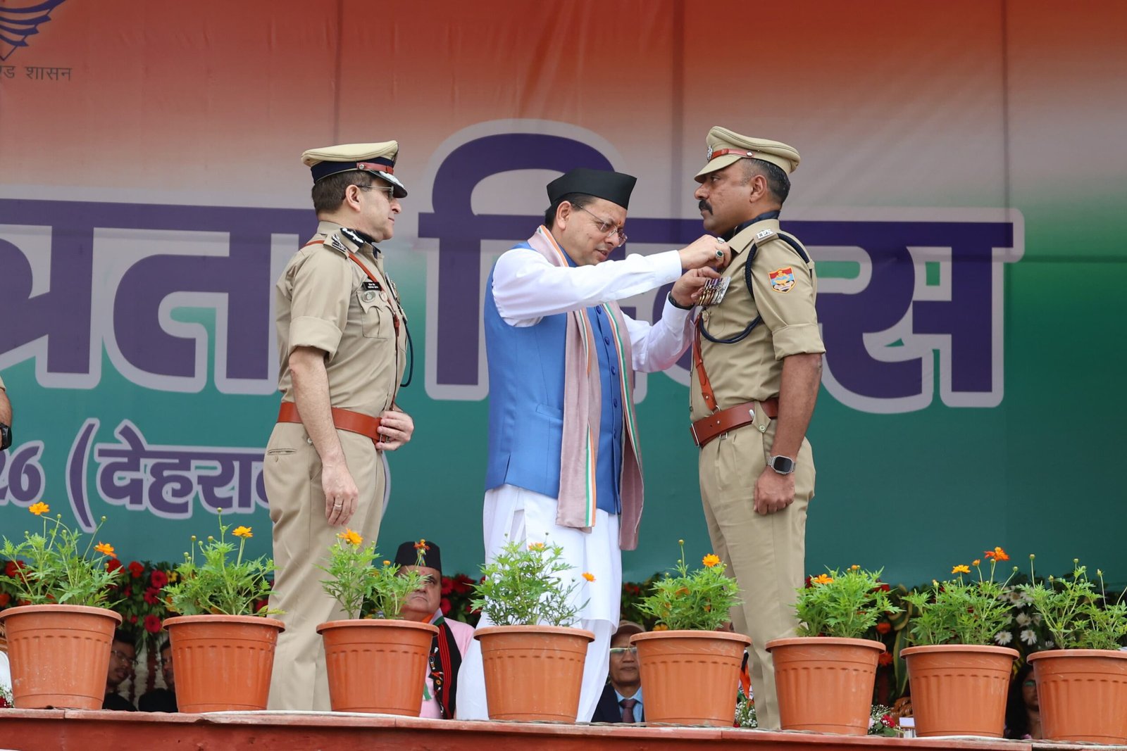 1786809137 658 मुख्यमंत्री उत्तराखंड द्वारा एसएसपी हरिद्वार एवं पुलिस अधीक्षक नगर को