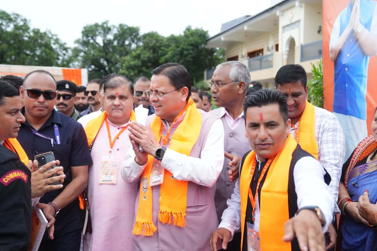 1786880756 969 मुख्यमंत्री ने जनता व जनप्रतिनिधियों से मुलाकात कर उनकी कुलक्षेम