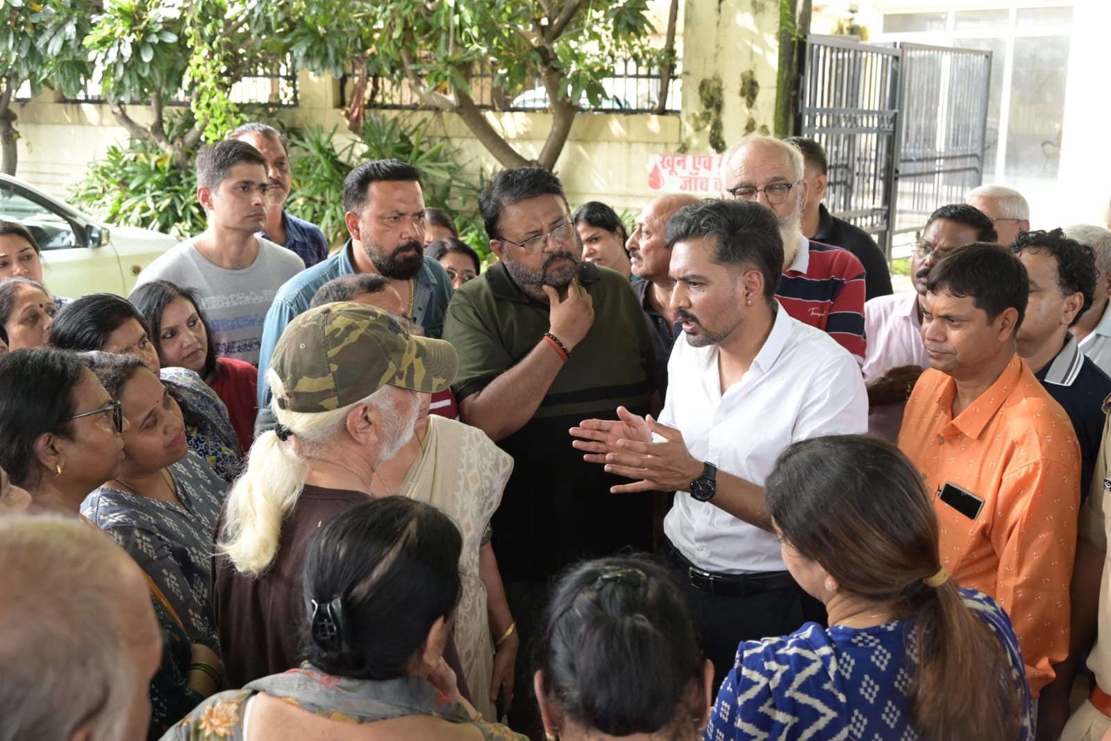 1787118324 589 सीमाद्वार में जलभराव पर डीएम सख्त नगर निगम को 24