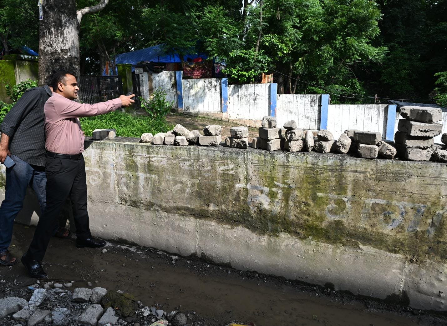 1787321999 156 क्षतिग्रस्त सड़कों को गड्ढामुक्त करने के लिए त्वरित गति से