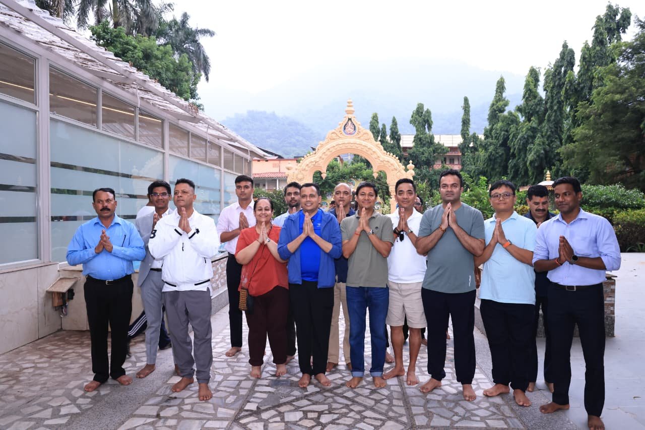 1787331683 275 नेपाल से धार्मिक यात्रा पर आए प्रतिनिधिमंडल ने परमार्थ निकेतन