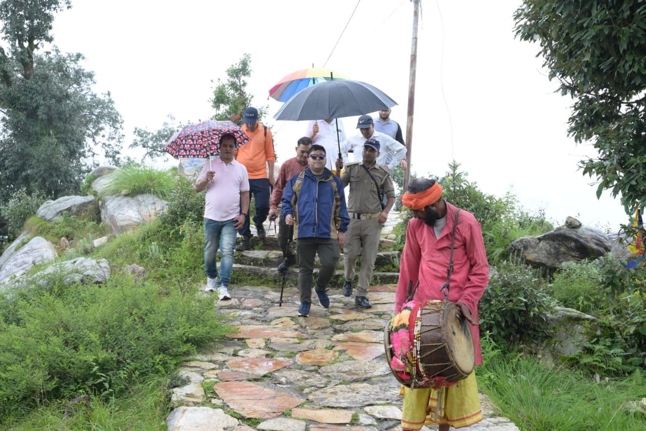 1787411227 271 कार्तिक स्वामी मंदिर क्षेत्र के विकास को लेकर जिलाधिकारी ने