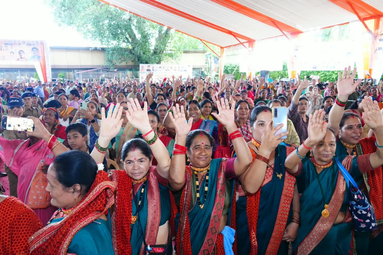 रक्षाबंधन पर मातृशक्ति के सम्मान और सशक्तिकरण का मुख्यमंत्री धामी ने दोहराया संकल्प 8 1787496666 103 रक्षाबंधन पर मातृशक्ति के सम्मान और सशक्तिकरण का मुख्यमंत्री धामी