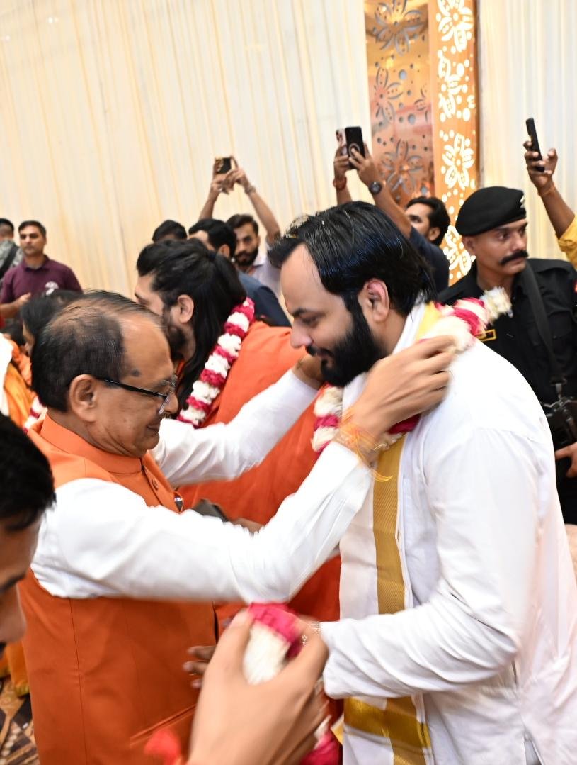 1787501711 543 हरिद्वार में संत समागम में ‘एक राष्ट्र एक चुनाव पर संवाद