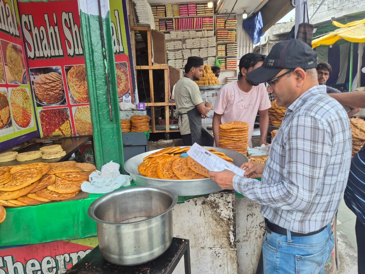 1787581284 438 जिलाधिकारी के निर्देश पर खाद्य सुरक्षा विभाग की बड़ी कार्रवाई