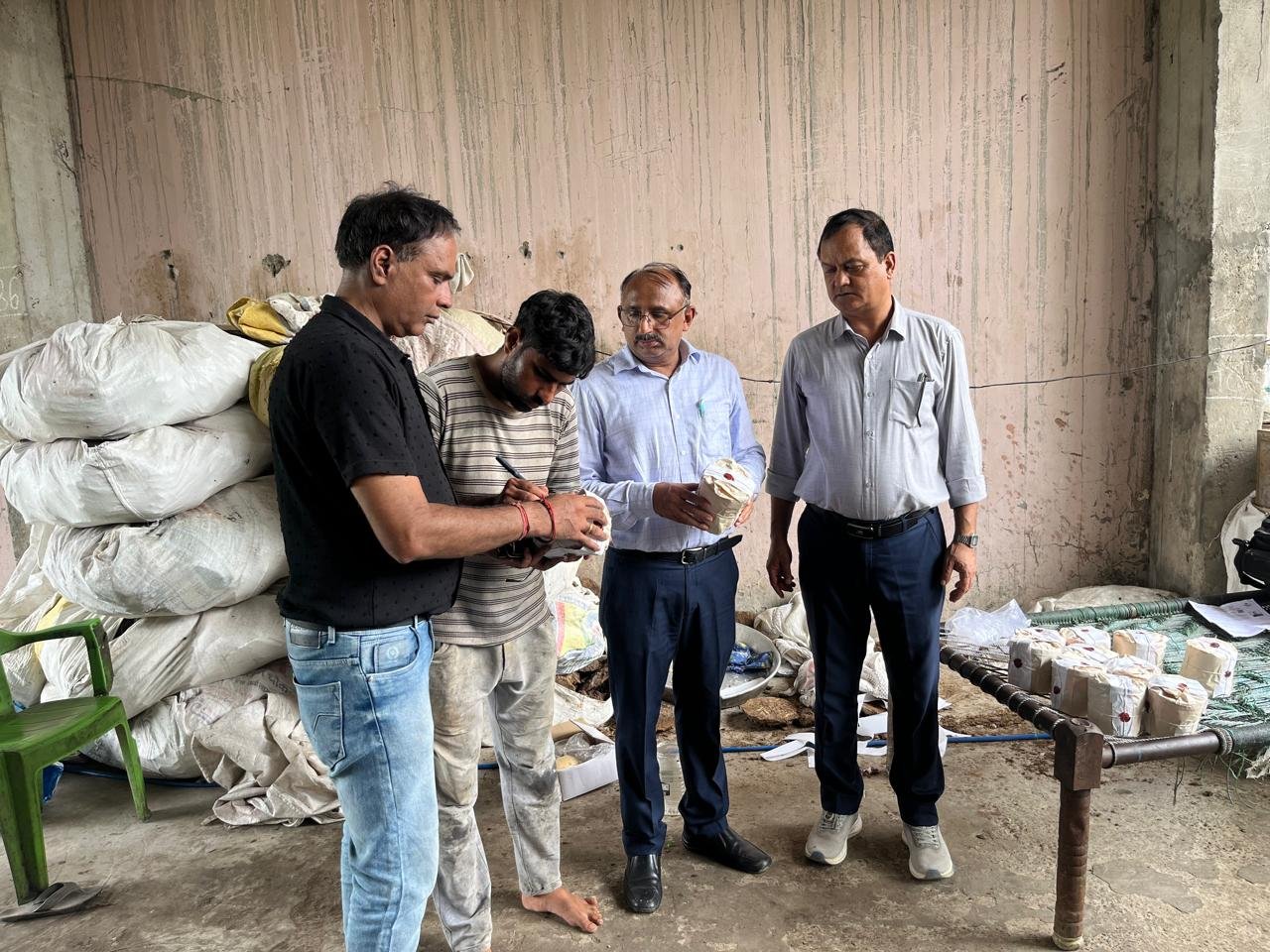 1787659937 946 हरिद्वार में खाद्य सुरक्षा विभाग का सघन निरीक्षण अभियान जारी