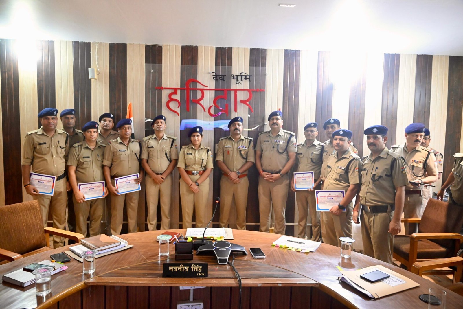 1787673923 623 एसएसपी नवनीत सिंह की अध्यक्षता में पुलिस कार्यालय में सैनिक