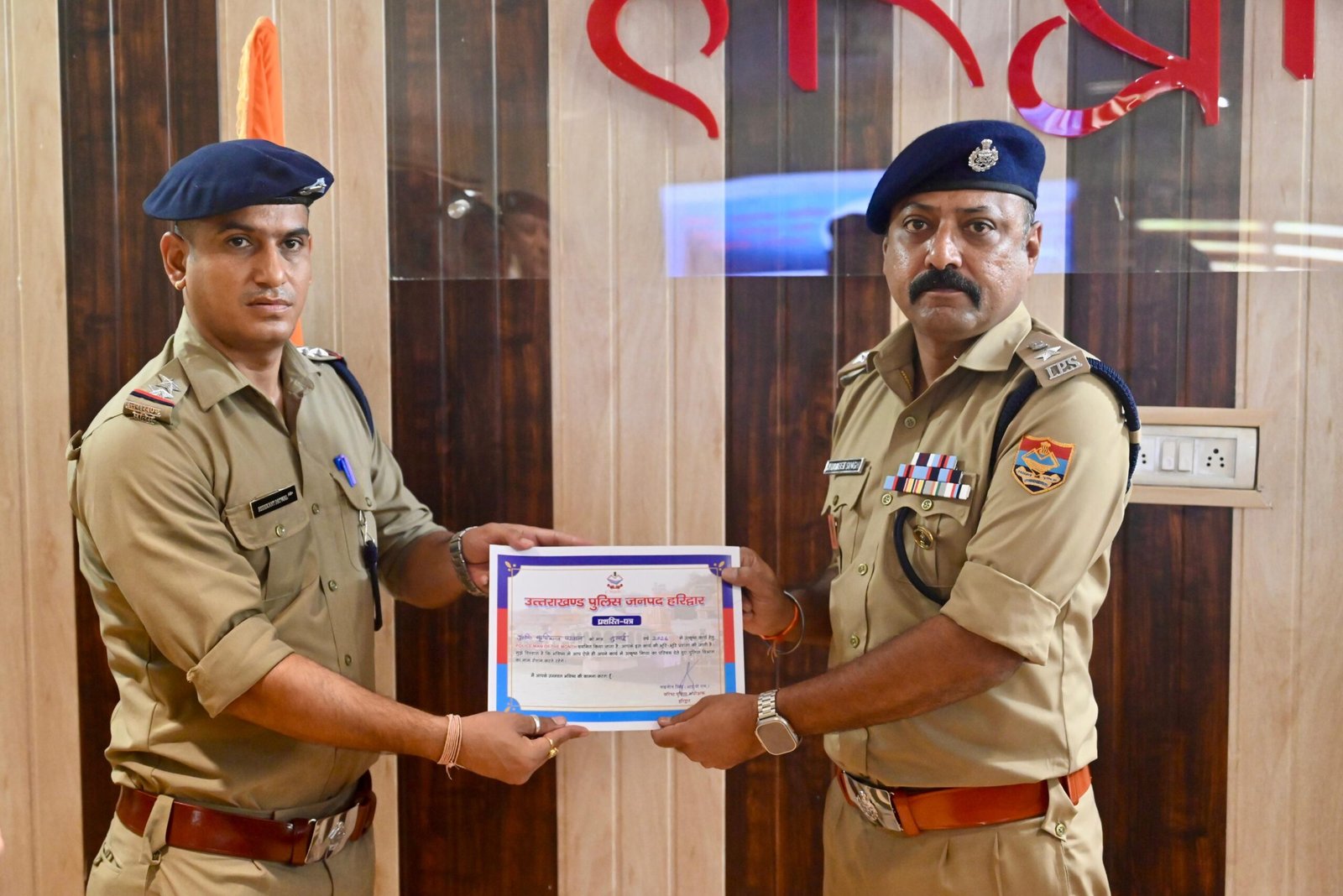 1787673923 634 एसएसपी नवनीत सिंह की अध्यक्षता में पुलिस कार्यालय में सैनिक