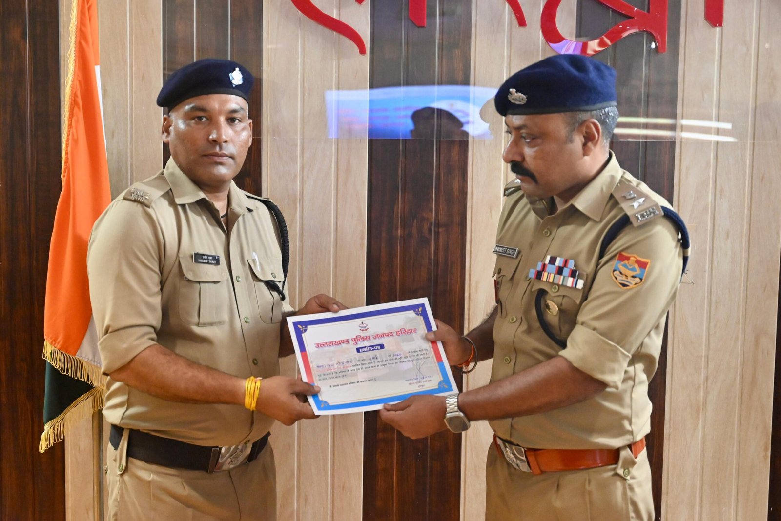 1787673924 509 एसएसपी नवनीत सिंह की अध्यक्षता में पुलिस कार्यालय में सैनिक