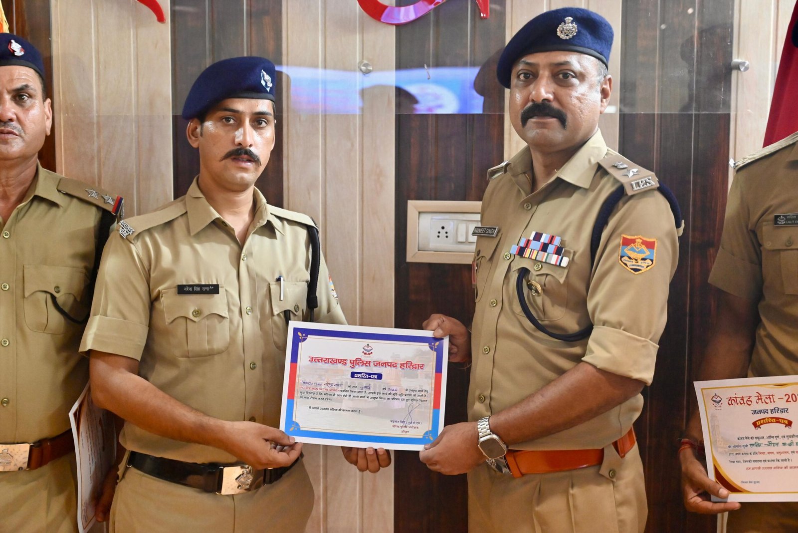 1787673924 864 एसएसपी नवनीत सिंह की अध्यक्षता में पुलिस कार्यालय में सैनिक