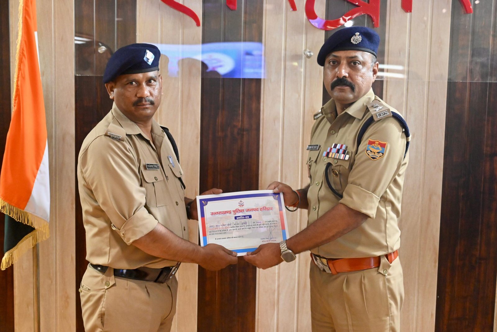 1787673925 516 एसएसपी नवनीत सिंह की अध्यक्षता में पुलिस कार्यालय में सैनिक