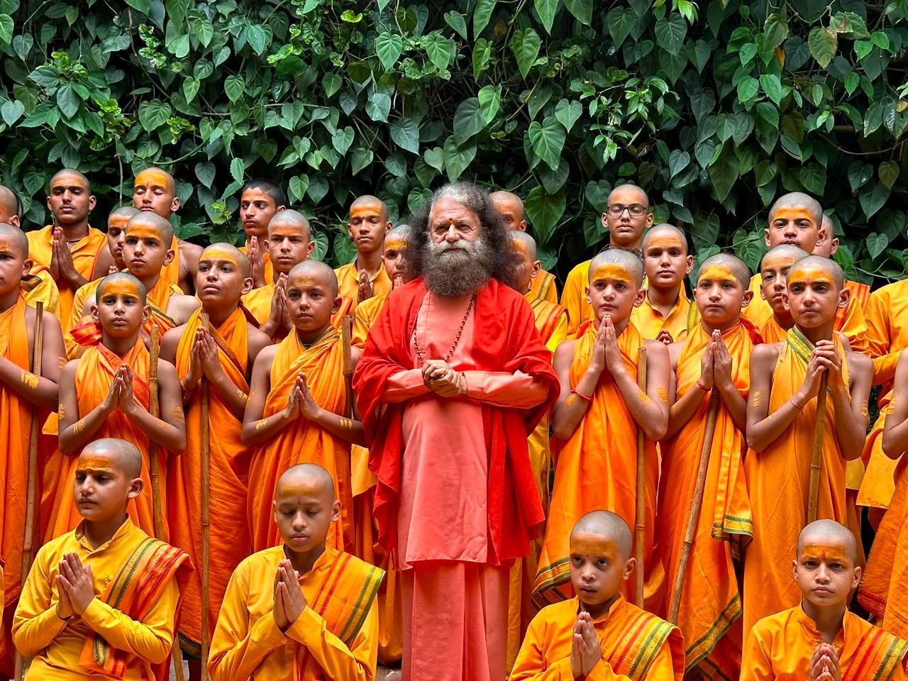 1787840346 874 श्रावणी पर्व के पूर्व परमार्थ निकेतन में गंगा तट पर