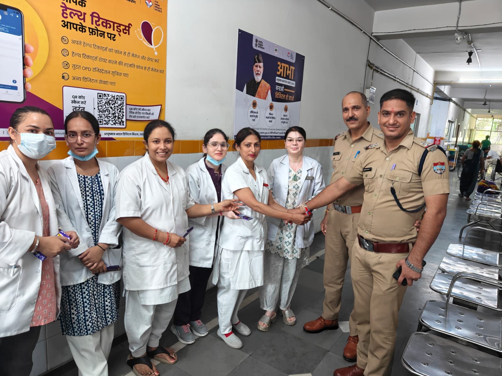 1787933099 322 मेला अस्पताल में कार्यरत नर्सिंग स्टाफ से कोतवाली नगर हरिद्वार