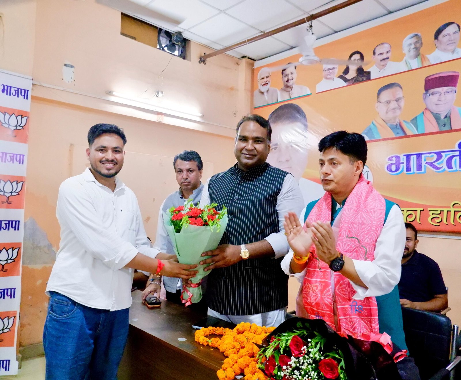 महानगर अध्यक्ष ने किया उत्तराखंड सरकार में दर्जाधारी राज्य मंत्री कुंदन अटवाल का स्वागत 3 1788012219 909 महानगर अध्यक्ष ने किया उत्तराखंड सरकार में दर्जाधारी राज्य मंत्री