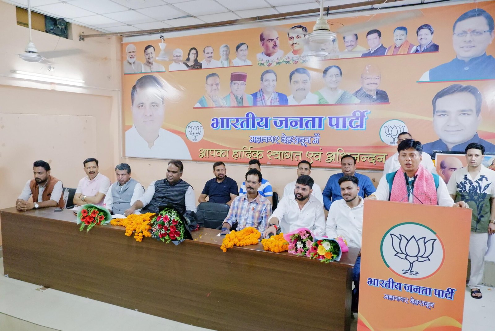 महानगर अध्यक्ष ने किया उत्तराखंड सरकार में दर्जाधारी राज्य मंत्री कुंदन अटवाल का स्वागत 7 1788012220 104 महानगर अध्यक्ष ने किया उत्तराखंड सरकार में दर्जाधारी राज्य मंत्री