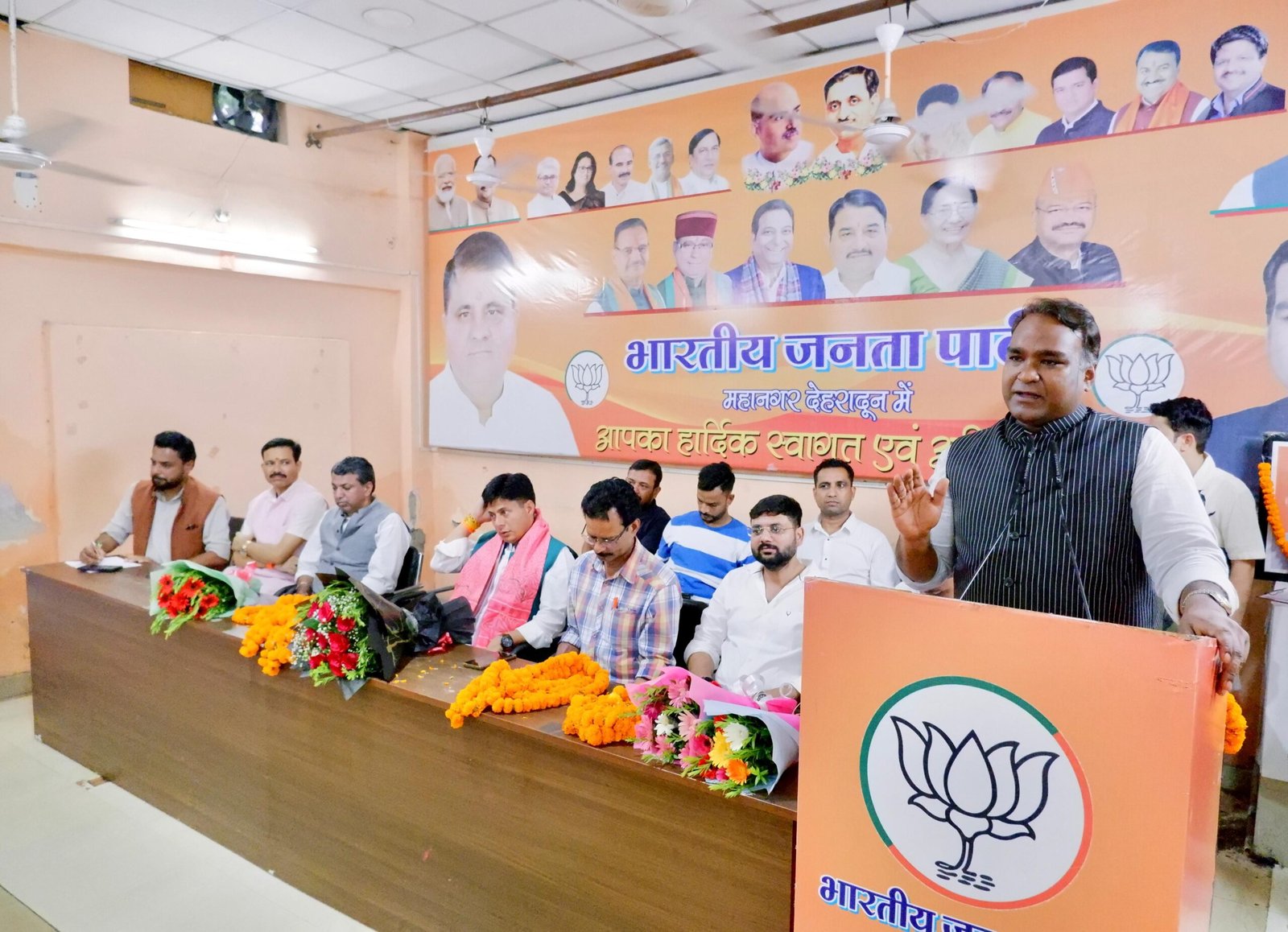 1788012220 806 महानगर अध्यक्ष ने किया उत्तराखंड सरकार में दर्जाधारी राज्य मंत्री
